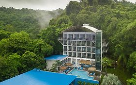El Faro Containers Beach Hotel